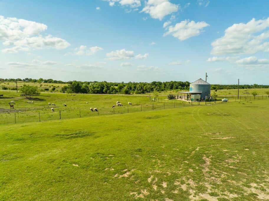 Silo House At Laughing Llama Farm Troy Eksteriør billede